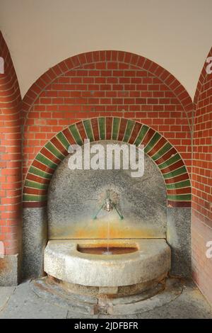 Detail am Bäckerbrunnen in der Altstadt von Wiesbaden, Hessen Stockfoto