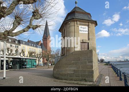 Biebrich-Spurweite am Rheinufer in Biebrich, Wiesbaden, Hessen, Deutschland Stockfoto