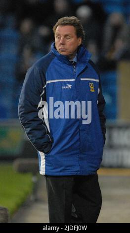 PORTSMOUTH FC MANAGER HARRY REDKNAPP V FULHAM PIC MIKE WALKER, 2006 Stockfoto