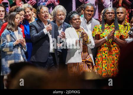 Bogota, Kolumbien. 19.. Juli 2022. Kolumbiens gewählter Präsident Gustavo Petro hält nach dem Wahlsieg am Sonntag eine Rede. (Bild: © Daniel Garzon Herazo/ZUMA Press Wire) Stockfoto