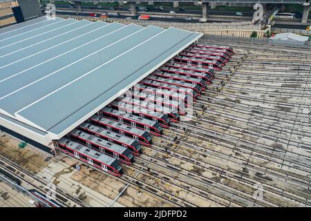 Luftaufnahme des Jakarta LRT-Zugversuchs für Phase 1 von Bekasi. Bekasi, Indonesien, Juni 21 2022 Stockfoto