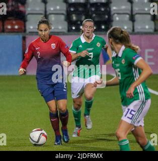 Fußball-Europameisterschaft der Frauen 2021. 30 August 2019. Nordirland 0 Norway 6 bei Seaview, Belfast. Norway Women's International Fußballspielerin Ingrid Wold Norwegen (2) . Stockfoto