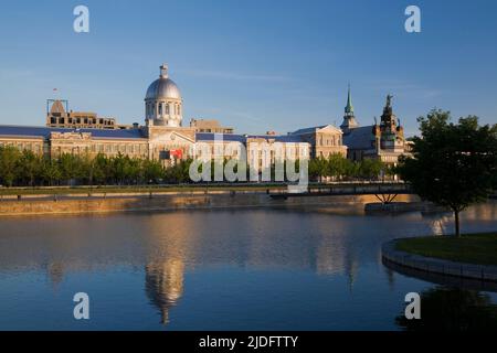 Bonsecours Market und Bonsecours Basin at Sunrise, Old Port of Montreal, Quebec, Kanada. Stockfoto