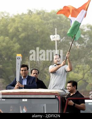 Neu-Delhi, Indien. 20.. Juni 2022. NEW DELHI, INDIEN - 20. JUNI: Der indische Großmeister Viswanathan Anand mit der Fackel der Schacholympiade während der Fackellauf für die Schacholympiade 44., am 20. Juni 2022 im Roten Fort in Neu-Delhi, Indien. (Foto von Arvind Yadav/Hindustan Times/Sipa USA) Quelle: SIPA USA/Alamy Live News Stockfoto