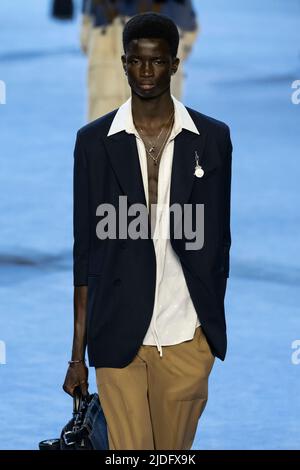 Mailand, Italien. 18.. Juni 2022. FENDI SS23 Runway während der Milan Fashion Week am 2022. Juni - Mailand, Italien. 18/06/2022 Credit: dpa/Alamy Live News Stockfoto