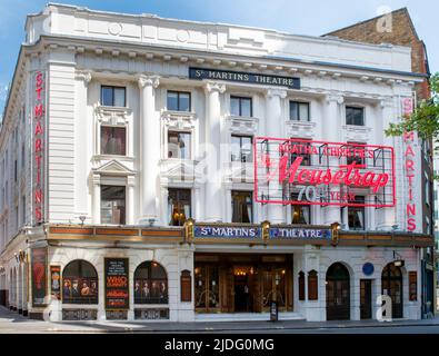 St Martins Theatre zeigt Agatha Christies The Mousetrap in seinem 70.. Jahr, London, England, Großbritannien am Donnerstag, 19. Mai 2022. Stockfoto