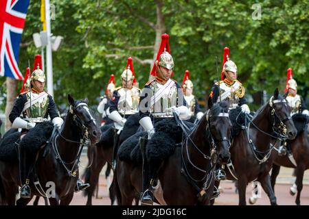 Household Cavalry at the Trooping the Color Probesals, The Mall, London England, Großbritannien Samstag, 21. Mai, 2022. Stockfoto