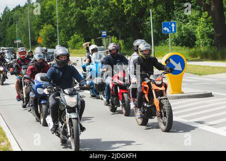 Chelm, Lubelskie, Polen - 18. Juni 2022: Rallye der Motorradfahrer in Chelm auf der MotoKropla 2022 Stockfoto