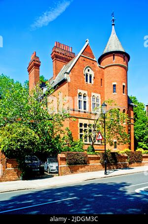 Tower House, Melbury Road, Holland Park, entworfen und gebaut von William Burgess im Jahr 18c im Besitz von LED Zeppelin Gitarrist Jimmy Page, London, England Stockfoto