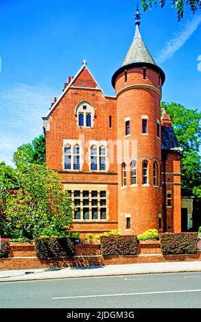 Tower House, Melbury Road, Holland Park, entworfen und gebaut von William Burgess im Jahr 18c im Besitz von LED Zeppelin Gitarrist Jimmy Page, London, England Stockfoto