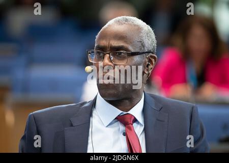 Bonn, Deutschland. 20.. Juni 2022. Philip GAYLE, Moderator, beim Deutschen Welle Global Media Forum, 20.-21. Juni 2022 in Bonn Quelle: dpa/Alamy Live News Stockfoto