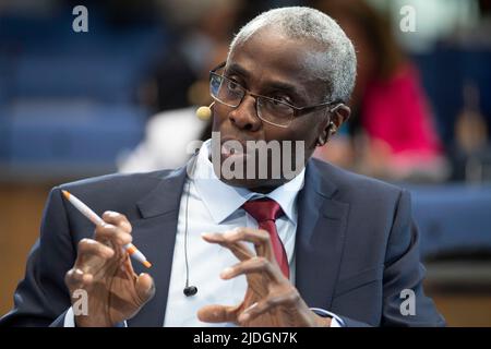 Bonn, Deutschland. 20.. Juni 2022. Philip GAYLE, Moderator, beim Deutschen Welle Global Media Forum, 20.-21. Juni 2022 in Bonn Quelle: dpa/Alamy Live News Stockfoto