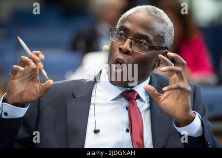 Bonn, Deutschland. 20.. Juni 2022. Philip GAYLE, Moderator, beim Deutschen Welle Global Media Forum, 20.-21. Juni 2022 in Bonn Quelle: dpa/Alamy Live News Stockfoto