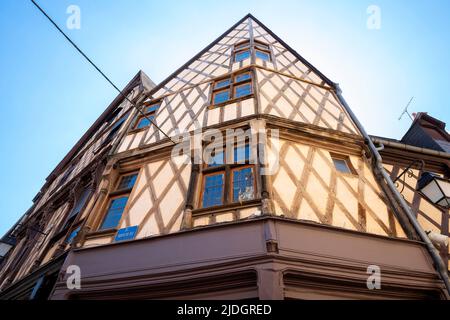 Bourges Fachwerkhäuser, Place Gordaine, Rue Mirebeau, Bourges, Departement Cher, Centre-Val de Loire, Frankreich. Stockfoto
