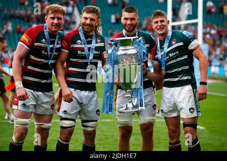 LONDON ENGLAND - JUNI 18 :L-R Ollie Cossum von Leicester Tigers , Harry Wells von Leicester Tigers, George Martin von Leicester Ti und Freddie Steward o Stockfoto