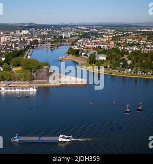 Deutsches Eck, Zusammenfluss von Rhein und Mosel, blick von der Festung Ehrenbreitstein, Deutschland, Rheinland-Pfalz, Koblenz Stockfoto