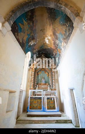 Die Karmel-Kapelle. Im Inneren der Kirche von Saint Vorles. Die alte kleine Stadt Châtillon-sur-seine liegt in der Region Burgund in Frankreich. Stockfoto