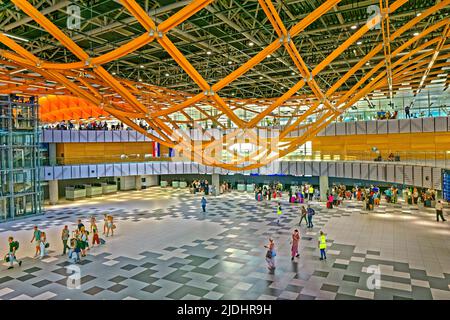 Abflughalle am Flughafen Split Resnik in Kroatien. Stockfoto