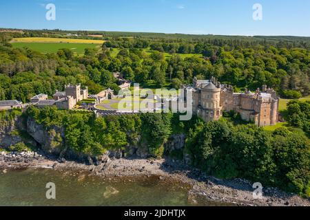 Luftaufnahme von der Drohne von Culzean Castle in Ayrshire, Schottland, Großbritannien Stockfoto
