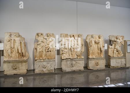 Reliefs von Sebasteion im Museum der antiken Stadt Aphrodisias, Kaisersaal, Denizli, Türkei Stockfoto