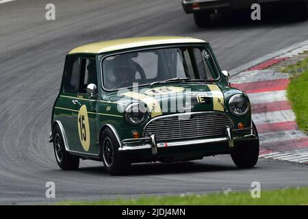 Jonathan Kent, Spencer Wanstall, Austin Mini Cooper S, Masters Pre-1966 Touring Cars, die auf die Tage der britischen Saloon Car Championship zurückblicken, Stockfoto