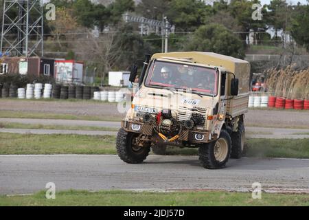 KOCAELI, TÜRKEI - 26. DEZEMBER 2021: Unimog-Performance während der türkischen Rallycross-Meisterschaft. Stockfoto