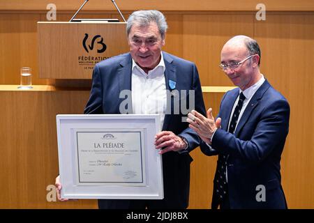 Eddy Merckx und der Vorsitzende des Brüsseler parlaments, Rudy Demotte, abgebildet bei den Feierlichkeiten zum 50. Jahrestag des parlaments der Föderation Wallonie Brüssel (Federatie Wallonie Bruxelles - Federatie Wallonie Brussel) in Brüssel, Dienstag, den 21. Juni 2022. BELGA FOTO LAURIE DIEFFEMBACQ Stockfoto