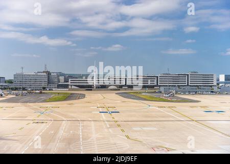 TREMBLAY-EN-FRANCE, FRANKREICH - 20. JUNI 2022: Der Hauptsitz der französischen Fluggesellschaft Air France AF befindet sich auf dem Gelände der Roissy Stockfoto