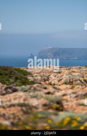 Cabo de San Vicente ist ein geografisches Merkmal im äußersten Südwesten Portugals, das die westliche Grenze des Golfs von Cadi markiert. Stockfoto