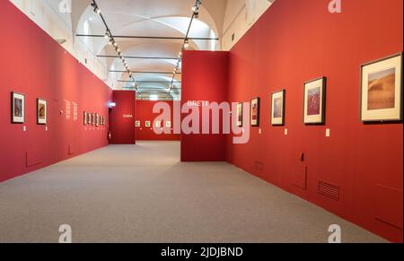 Fotoausstellung der Fotografen Cole, Brett und Cara Weston im Santa Giulia Museum in Brescia – Photo Festival 2022.Brescia, Italien Stockfoto