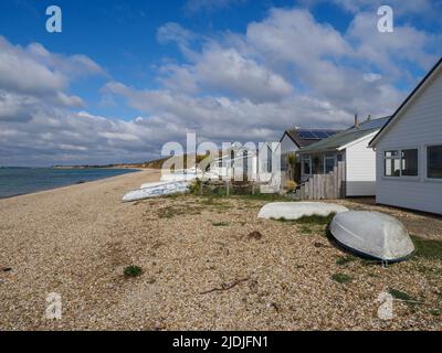 Strandchalets in Meon Shore, Fareham, Hampshire, Großbritannien Stockfoto