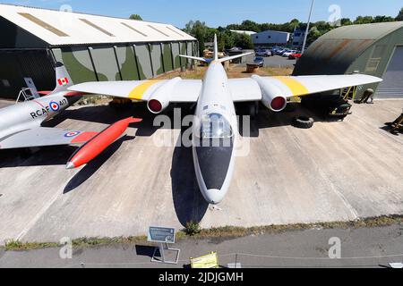 English Electric Canberra T4 Ausstellung im Yorkshire Air Museum in Elvington, North Yorkshire Stockfoto