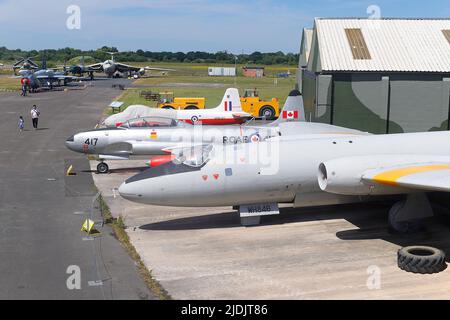 English Electric Canberra T4 Ausstellung im Yorkshire Air Museum in Elvington, North Yorkshire Stockfoto