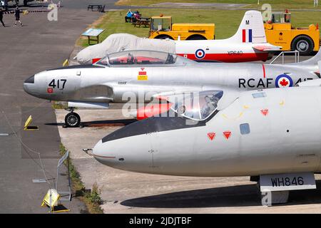 English Electric Canberra T4 Ausstellung im Yorkshire Air Museum in Elvington, North Yorkshire Stockfoto