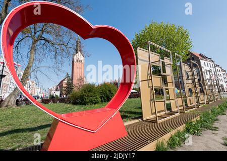 I Love Elblag Schild und St. Nikolaus Kathedrale in der Altstadt von Elblag, Polen © Wojciech Strozyk / Alamy Stock Photo Stockfoto