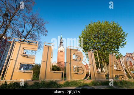 I Love Elblag Schild und St. Nikolaus Kathedrale in der Altstadt von Elblag, Polen © Wojciech Strozyk / Alamy Stock Photo Stockfoto