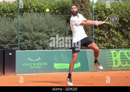 Mailand, Italien. 21.. Juni 2022. Italien, Mailand, 21 2022. juni: Benoit Paire (Fra) beim Tennisspiel BENOIT PAIRE (FRA) gegen ALEXEY VATUTIN (RUS) 1. beim ATP Challenger Milan im Aspria Harbour Club (Foto von Fabrizio Andrea Bertani/Pacific Press) Quelle: Pacific Press Media Production Corp./Alamy Live News Stockfoto