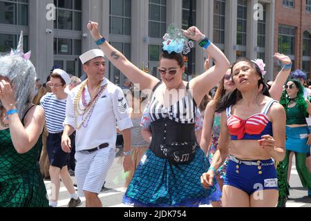 40. Durchführung der Mermaid Parade auf coney Island, NY 18. juni 2022 Stockfoto