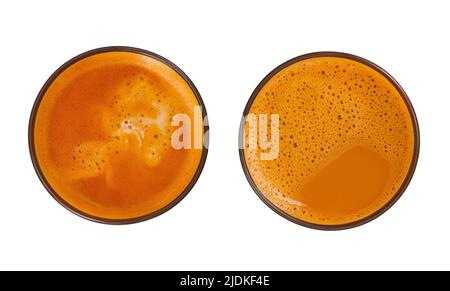 Nahaufnahme Glas Thai-Tee isoliert auf weißem Hintergrund mit Schneideweg. Sammlung von oben Stockfoto
