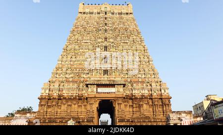 Hauptgopuram des Arulmigu South Kasi Sivan Temple, erbaut vom Pandyan-Herrscher Parakrama Pandyan im 13.. Jahrhundert, Tenkasi, Tamilnadu, Indien. Stockfoto