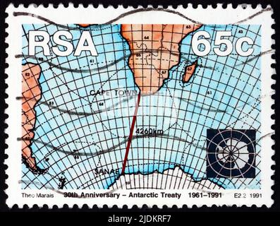 SÜDAFRIKA - UM 1991: Eine in Südafrika gedruckte Marke zeigt meteorologische Karte, Antarktisvertrag, 30.. Jahrestag, um 1991 Stockfoto