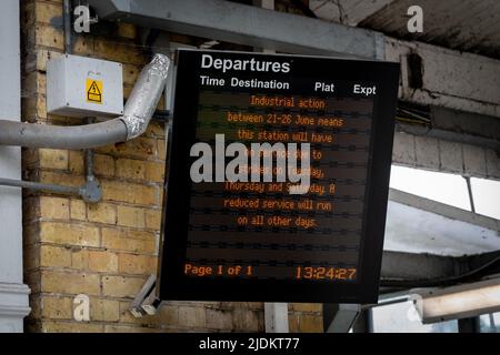 Train Strike. Eastbourne Bahnhof, East Sussex, Großbritannien. 21.. Juni 2022. Bahnhof Eastbourne, Stockfoto