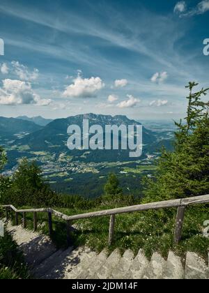 Wanderweg den Kehlstein hinunter in Deutschland Stockfoto