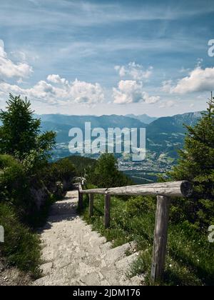 Wanderweg den Kehlstein hinunter in Deutschland Stockfoto