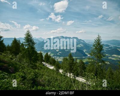 Wanderweg den Kehlstein hinunter in Deutschland Stockfoto