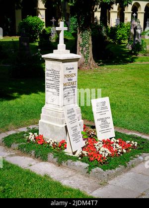 Grab von Constantia von Nissen, Witwe von Wolfgang Amadeus Mozart und seinem Vater Leopold Mozart in Salzburg, Österreich Stockfoto