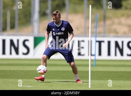 Stadt Gelsenkirchen, Deutschland. 22.. Juni 2022. firo : 06/22/2022, Fuvuball, 1. Bundesliga, Saison 2022/2023, FC Schalke 04, Training, Trainingsbeginn, Tobias MOHR/dpa/Alamy Live News Stockfoto