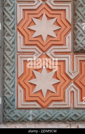 Wanddekor an der Außenseite der Synagoge in der Dohany-Straße, Budapest, Ungarn Stockfoto