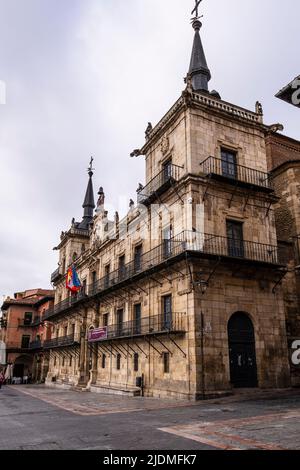 Spanien, Leon, Leon y Castilla. Ayuntamiento (Rathaus) auf der Plaza Mayor. Stockfoto
