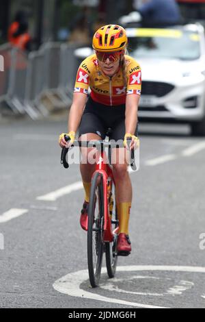 Hannah Barnes aus Großbritannien GB vom Team Uno-X Pro Cycling Team (WTW) im RideLondon Classique 2022 Stockfoto